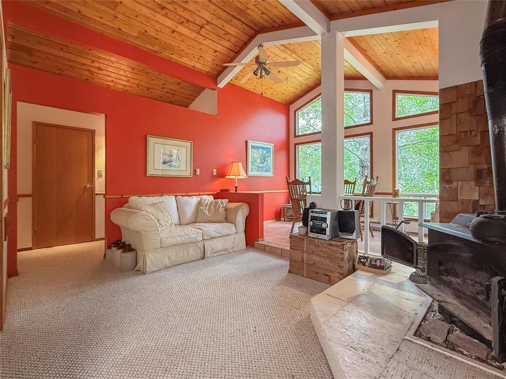 












102 Otter Road

,
Otter Lake,




Manitoba
R0J0P0

