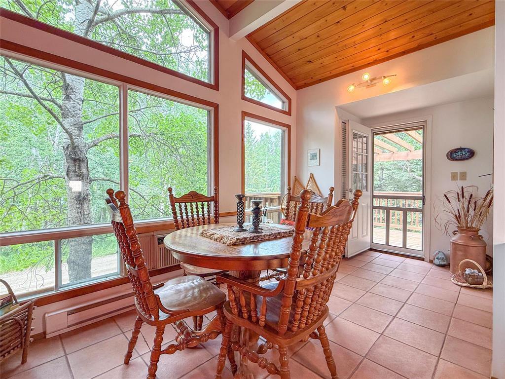 












102 Otter Road

,
Otter Lake,




Manitoba
R0J0P0

