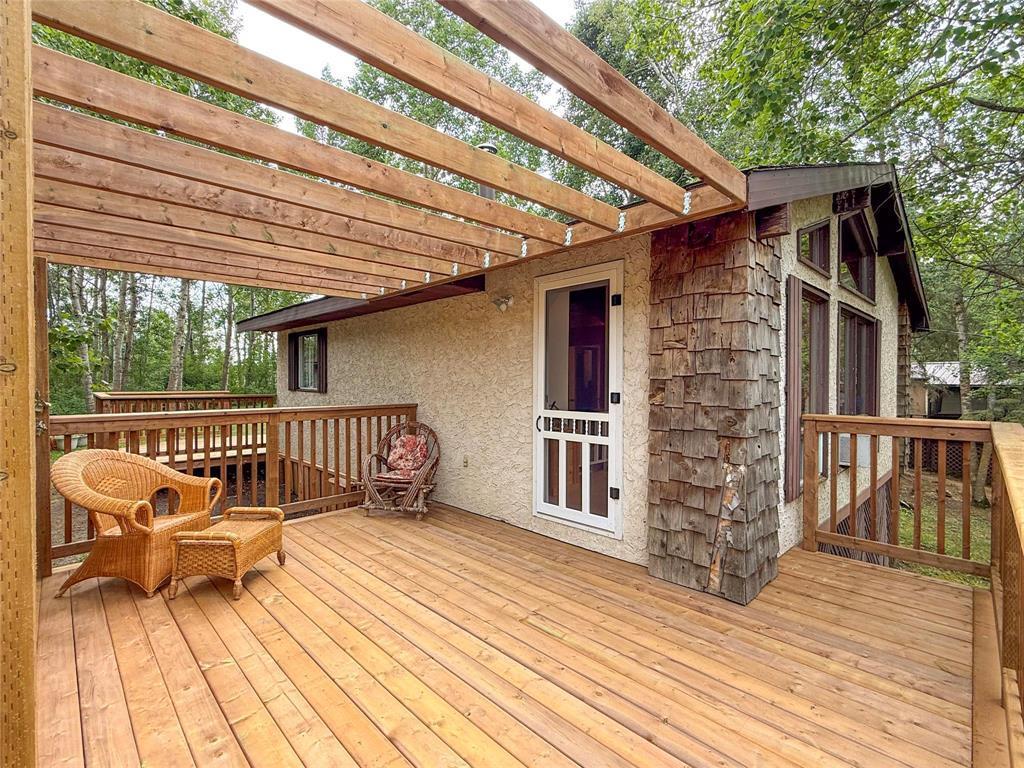 












102 Otter Road

,
Otter Lake,




Manitoba
R0J0P0

