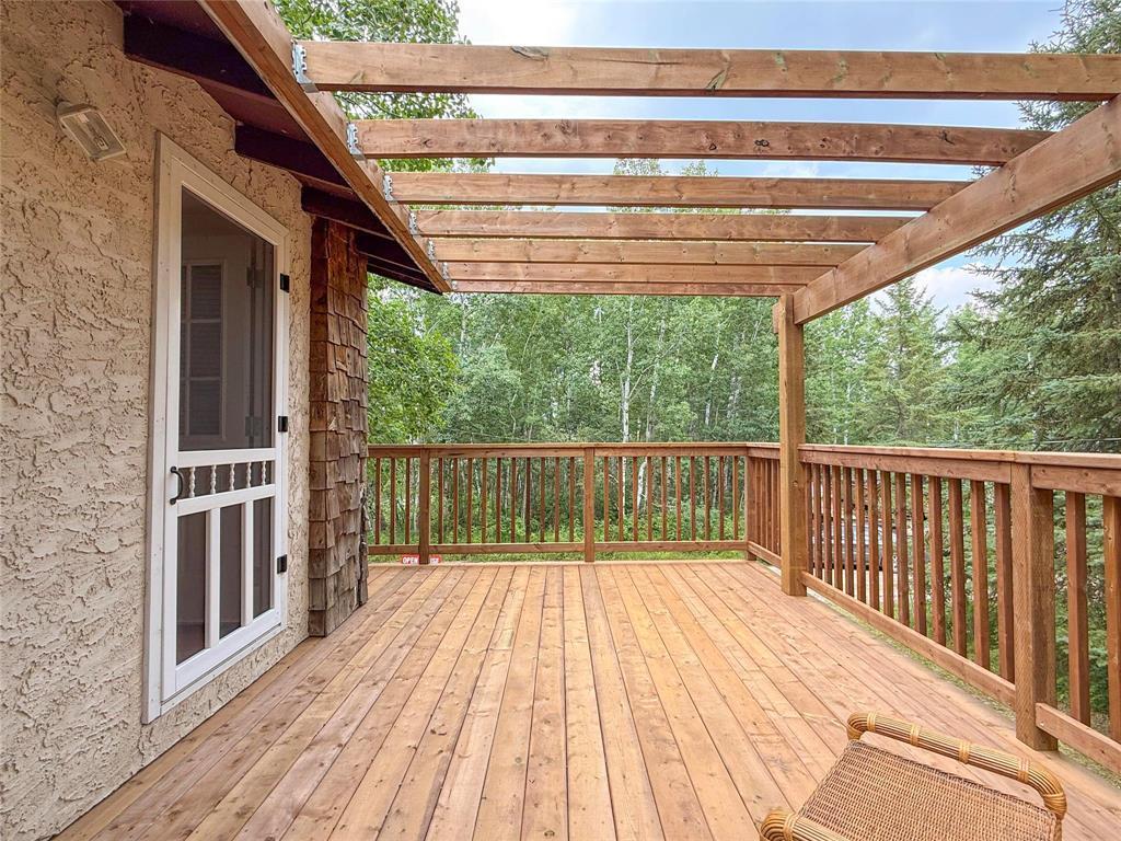 












102 Otter Road

,
Otter Lake,




Manitoba
R0J0P0

