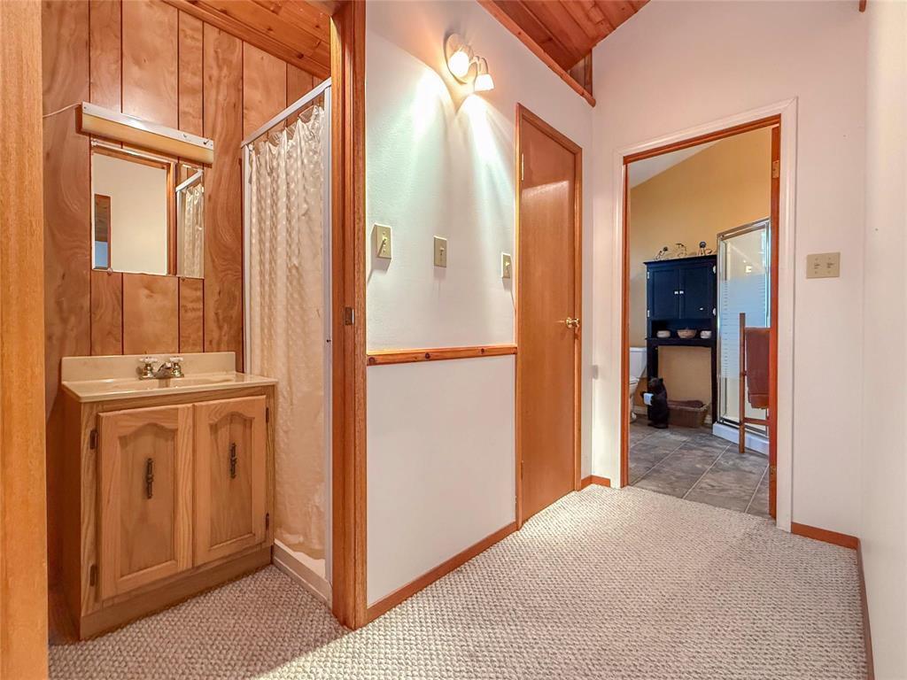 












102 Otter Road

,
Otter Lake,




Manitoba
R0J0P0


