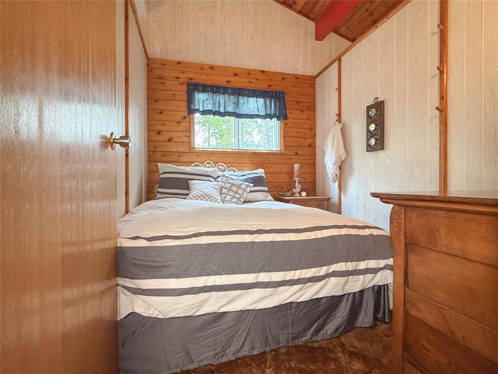 












102 Otter Road

,
Otter Lake,




Manitoba
R0J0P0

