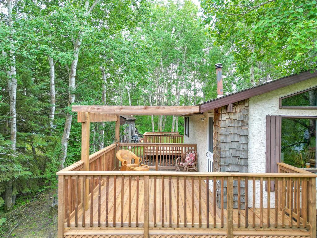 












102 Otter Road

,
Otter Lake,




Manitoba
R0J0P0

