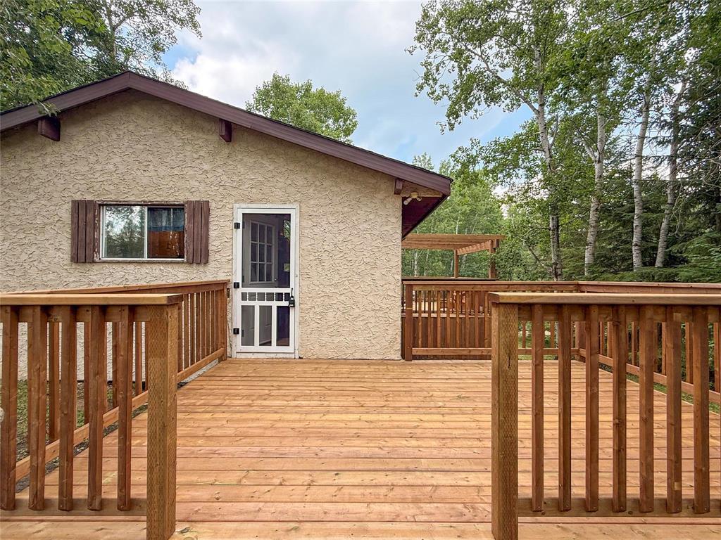 












102 Otter Road

,
Otter Lake,




Manitoba
R0J0P0

