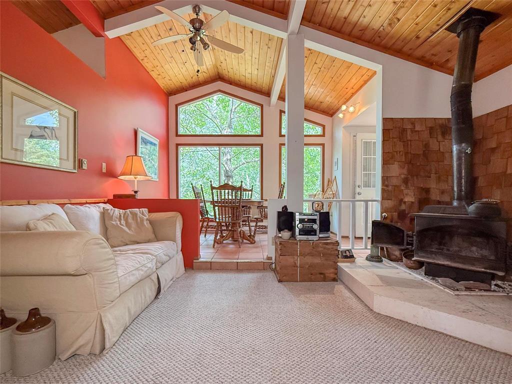 












102 Otter Road

,
Otter Lake,




Manitoba
R0J0P0

