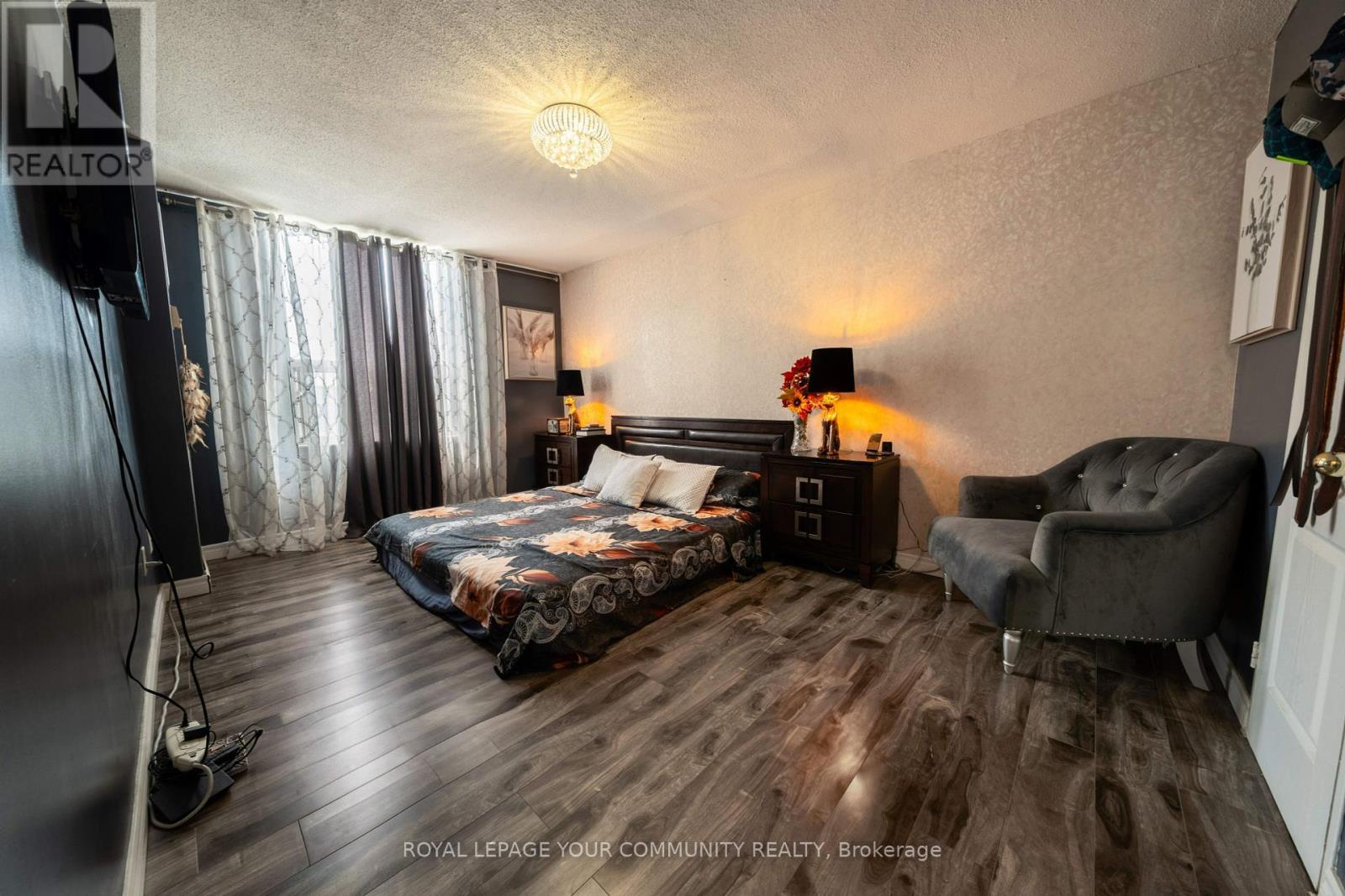 












1218 - 20 EDGECLIFF GOLFWAY

,
Toronto,




Ontario
M3C3A4

