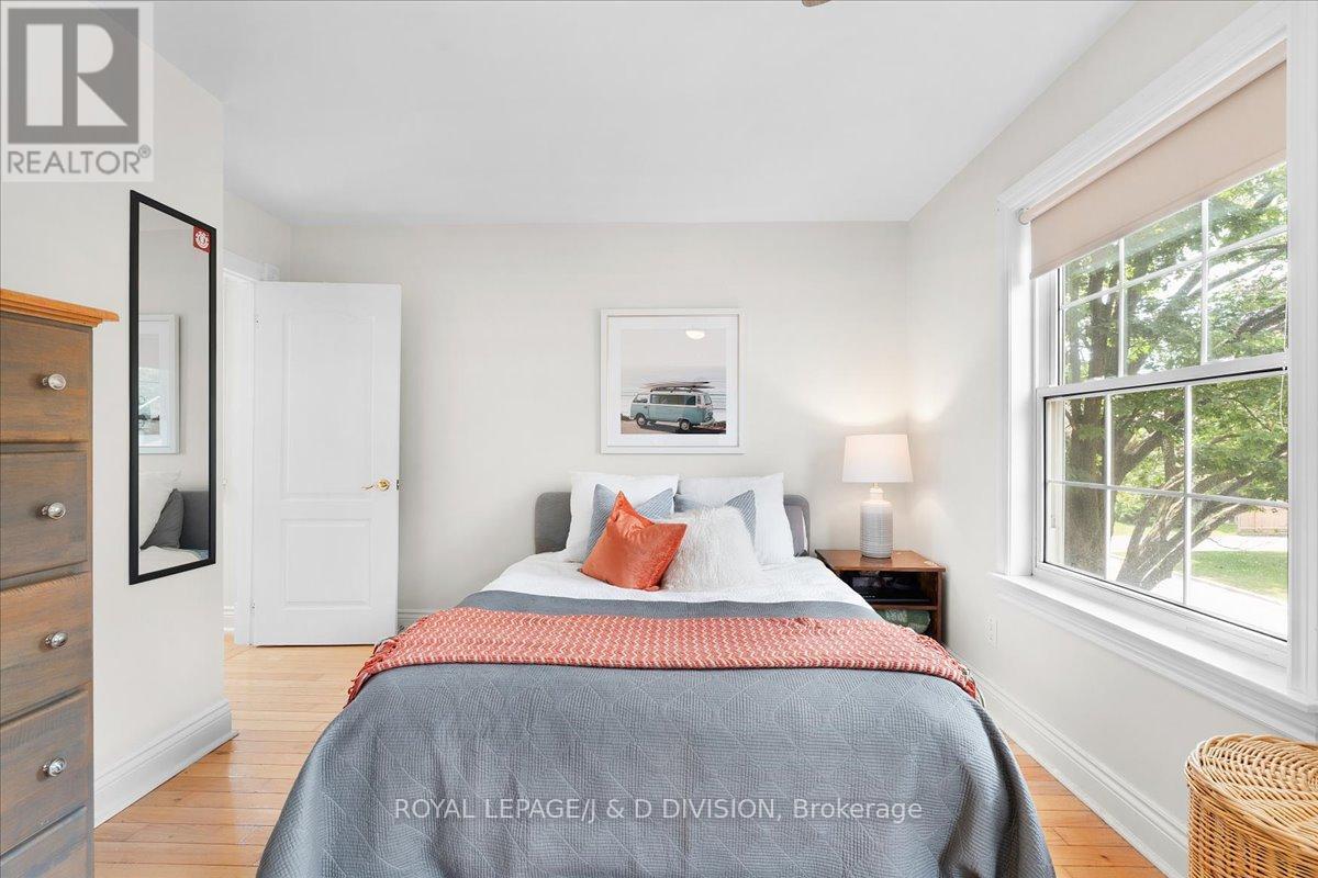 












43 ALLISTER AVENUE

,
Toronto,




Ontario
M1M3L1


