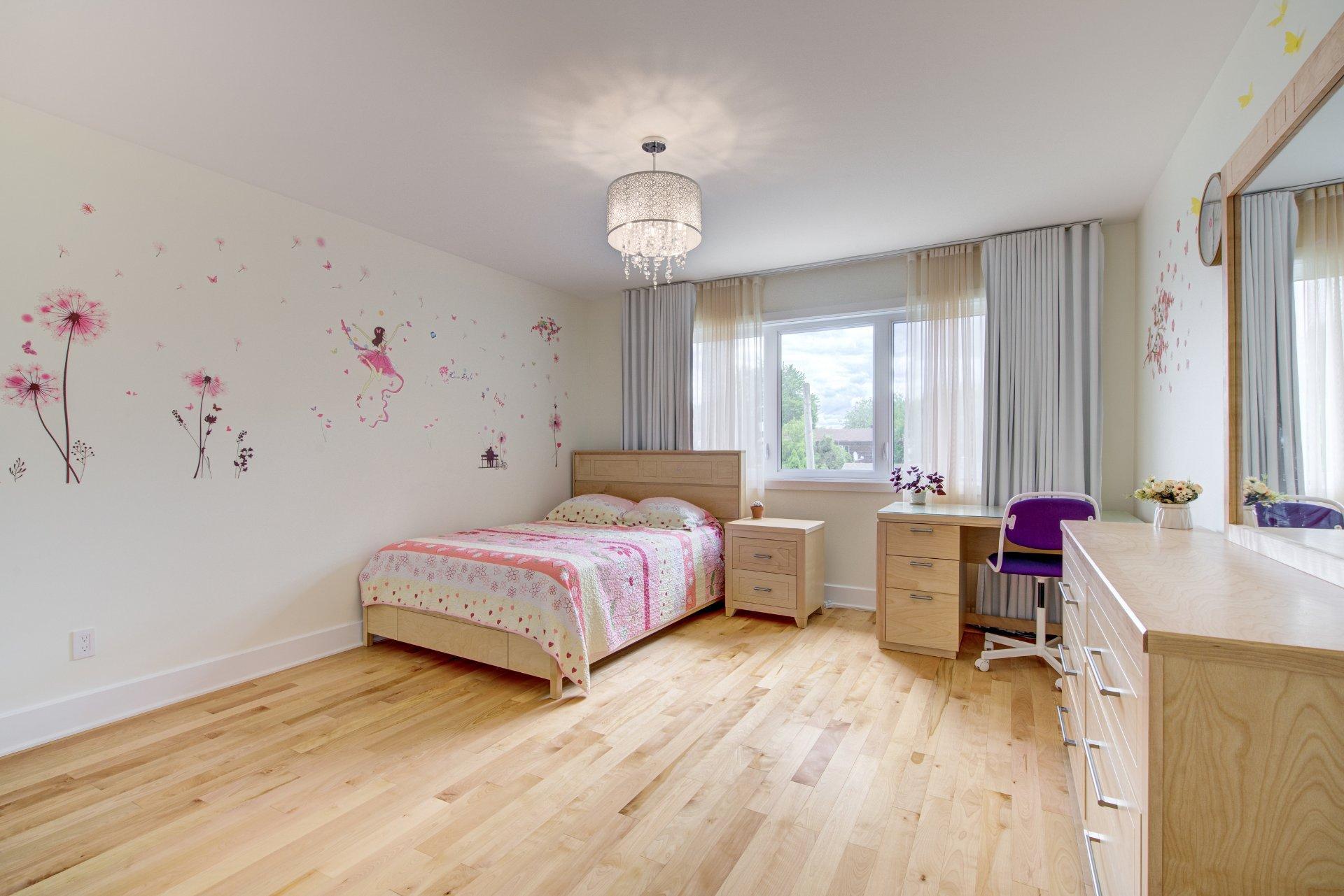 









3645


Rue Gélineau

,
Longueuil (Saint-Hubert),




QC
J3Y4L3

