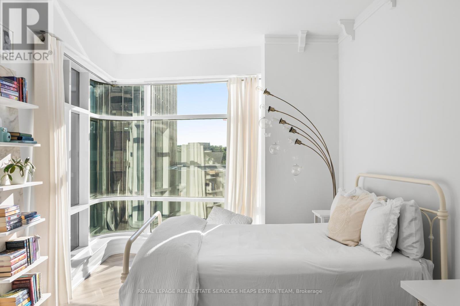 












409 - 2181 YONGE STREET

,
Toronto,




Ontario
M4S3H7

