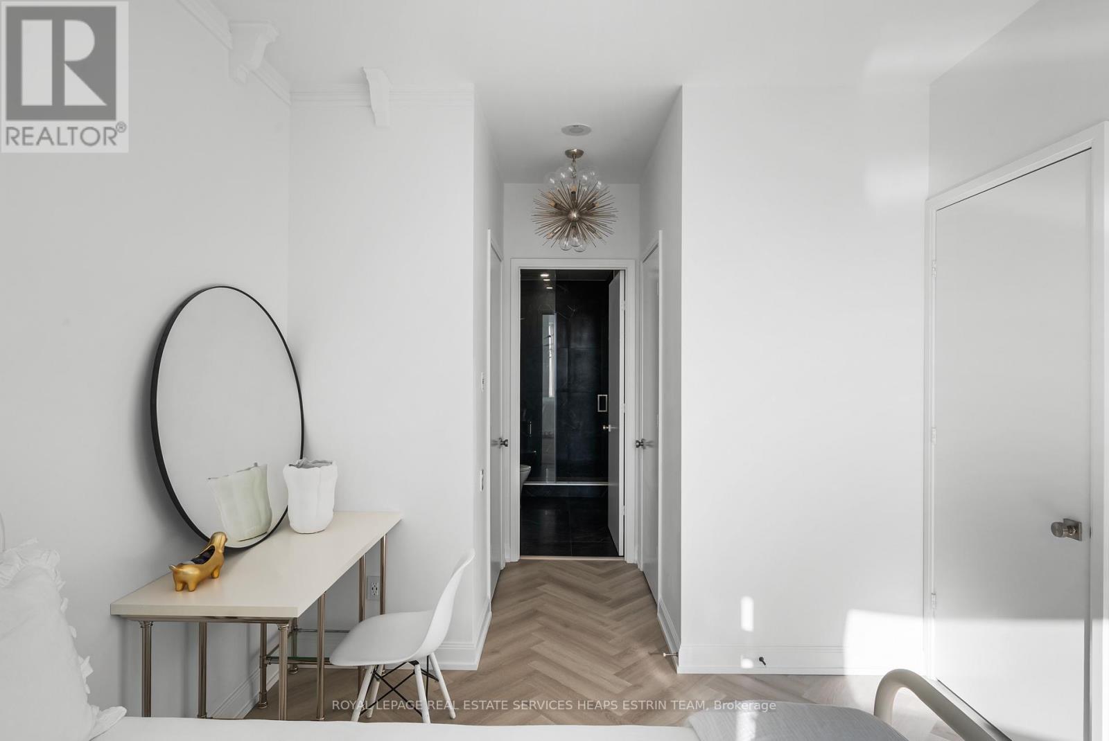 












409 - 2181 YONGE STREET

,
Toronto,




Ontario
M4S3H7

