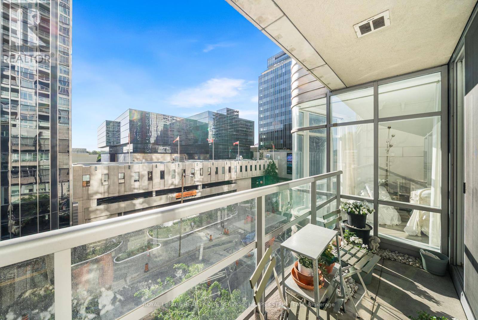 












409 - 2181 YONGE STREET

,
Toronto,




Ontario
M4S3H7


