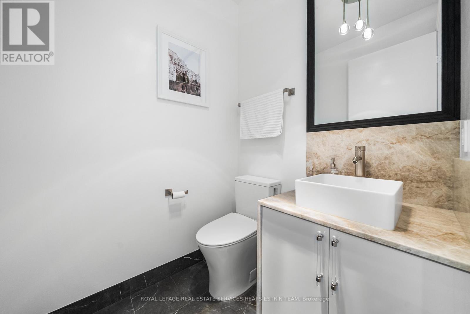 












409 - 2181 YONGE STREET

,
Toronto,




Ontario
M4S3H7

