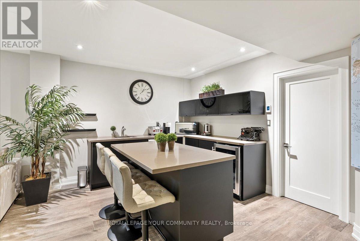 












234 MAIN STREET UNIONVILLE STREET

,
Markham,




Ontario
L3R2H2

