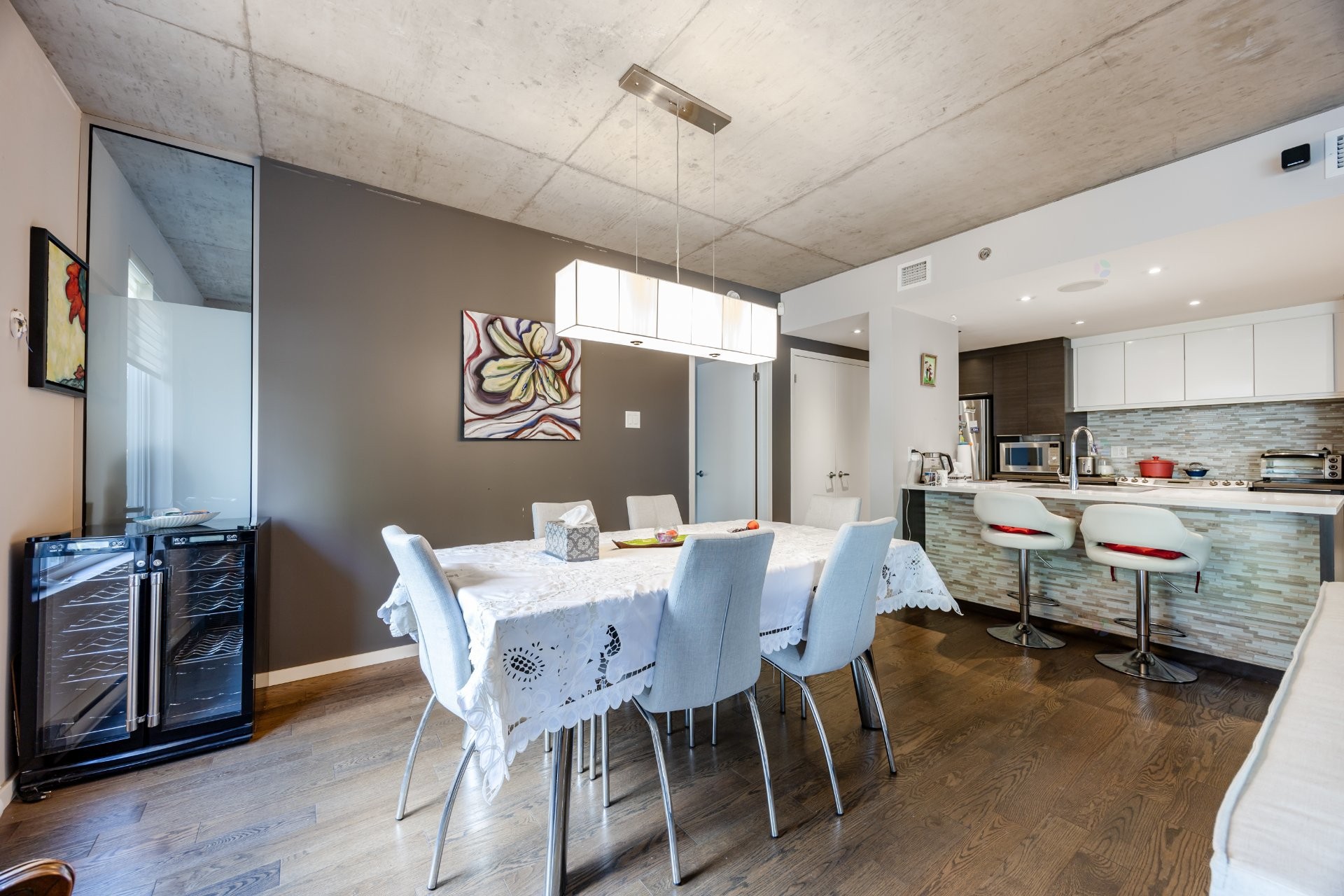 









9815


Boul. Leduc

, 105,
Brossard,




QC
J4Y0K8

