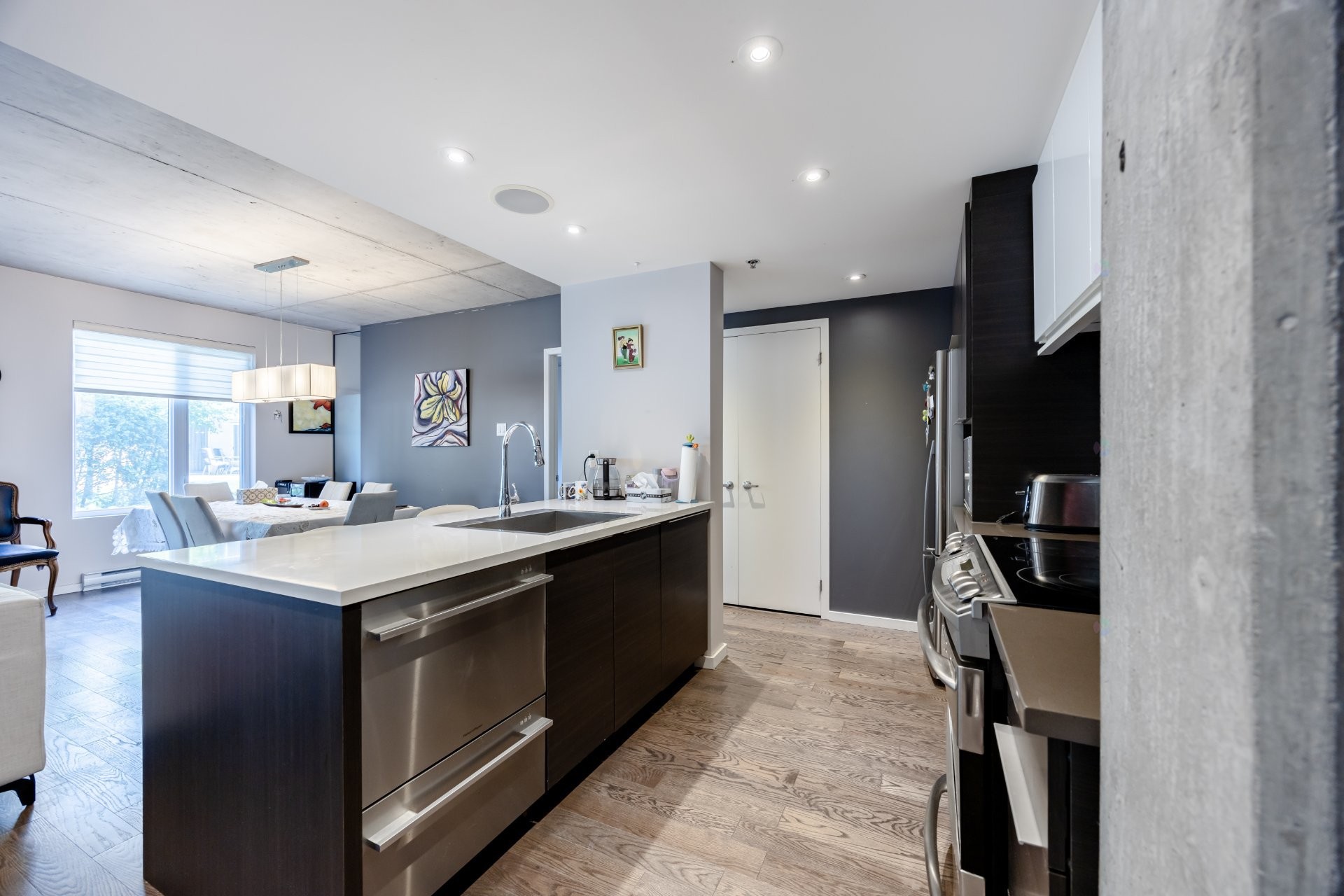 









9815


Boul. Leduc

, 105,
Brossard,




QC
J4Y0K8

