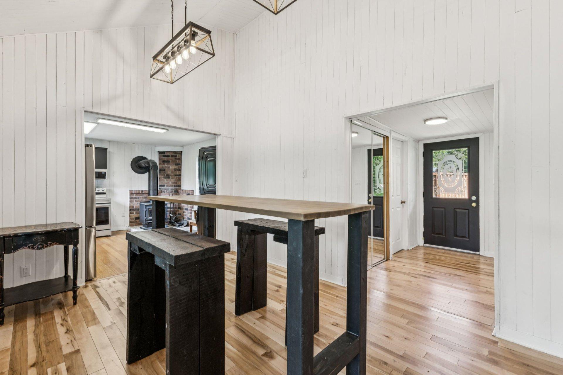 









153


Rue Marleau

,
Denholm,




QC
J8N9H3

