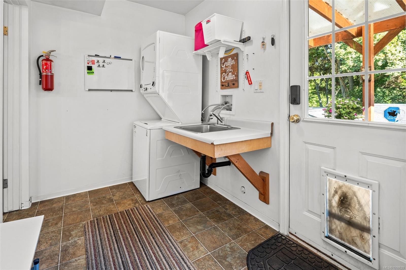 









1914


Leighton

Rd,
Victoria,




BC
V8R 1N4

