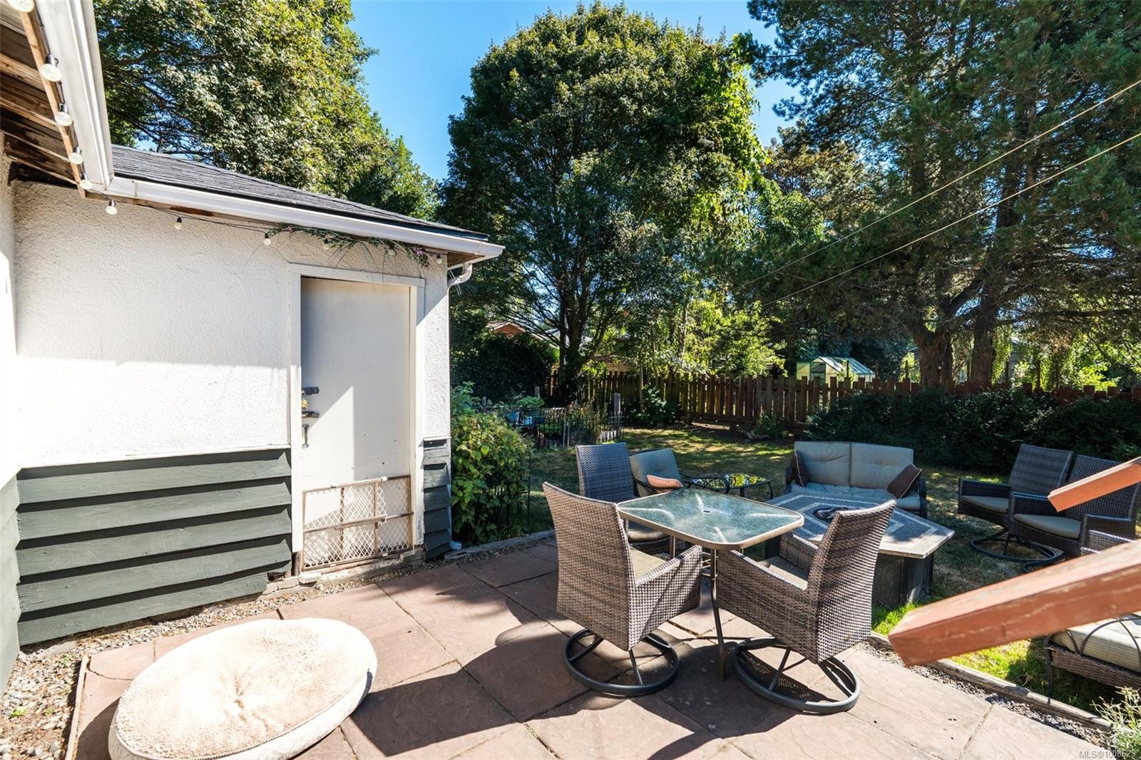 









1914


Leighton

Rd,
Victoria,




BC
V8R 1N4

