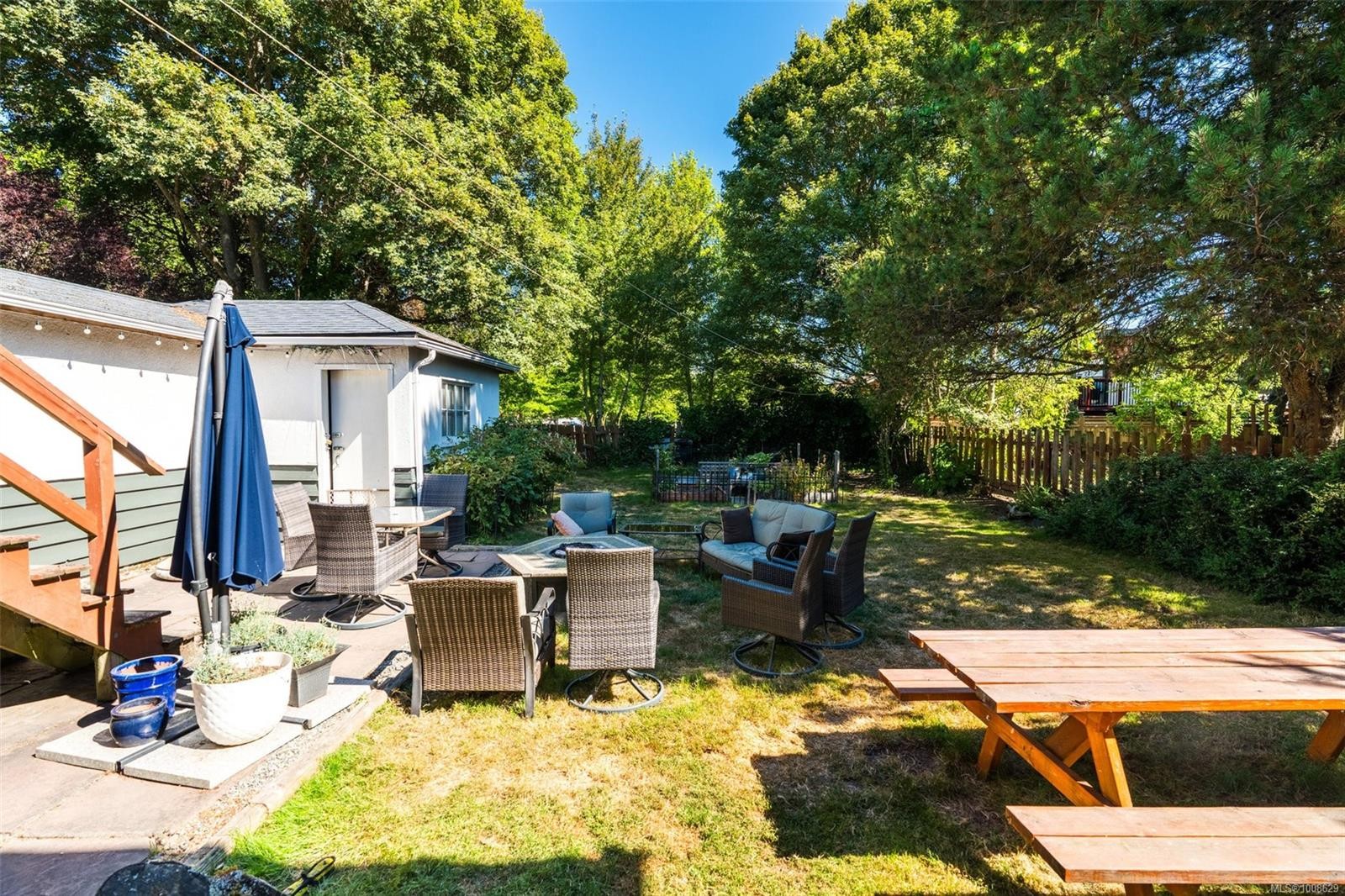 









1914


Leighton

Rd,
Victoria,




BC
V8R 1N4

