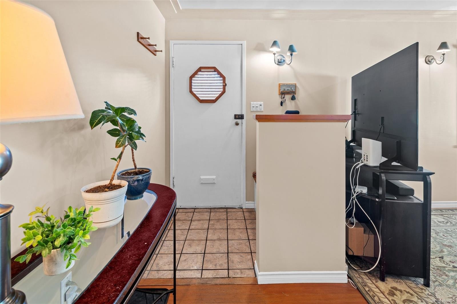 









1914


Leighton

Rd,
Victoria,




BC
V8R 1N4

