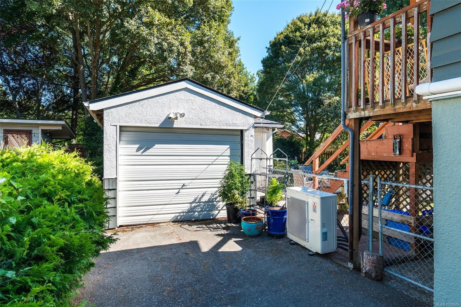 









1914


Leighton

Rd,
Victoria,




BC
V8R 1N4

