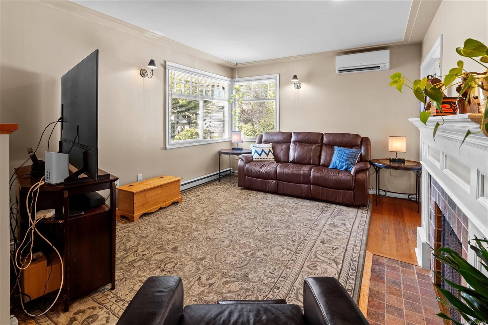 









1914


Leighton

Rd,
Victoria,




BC
V8R 1N4

