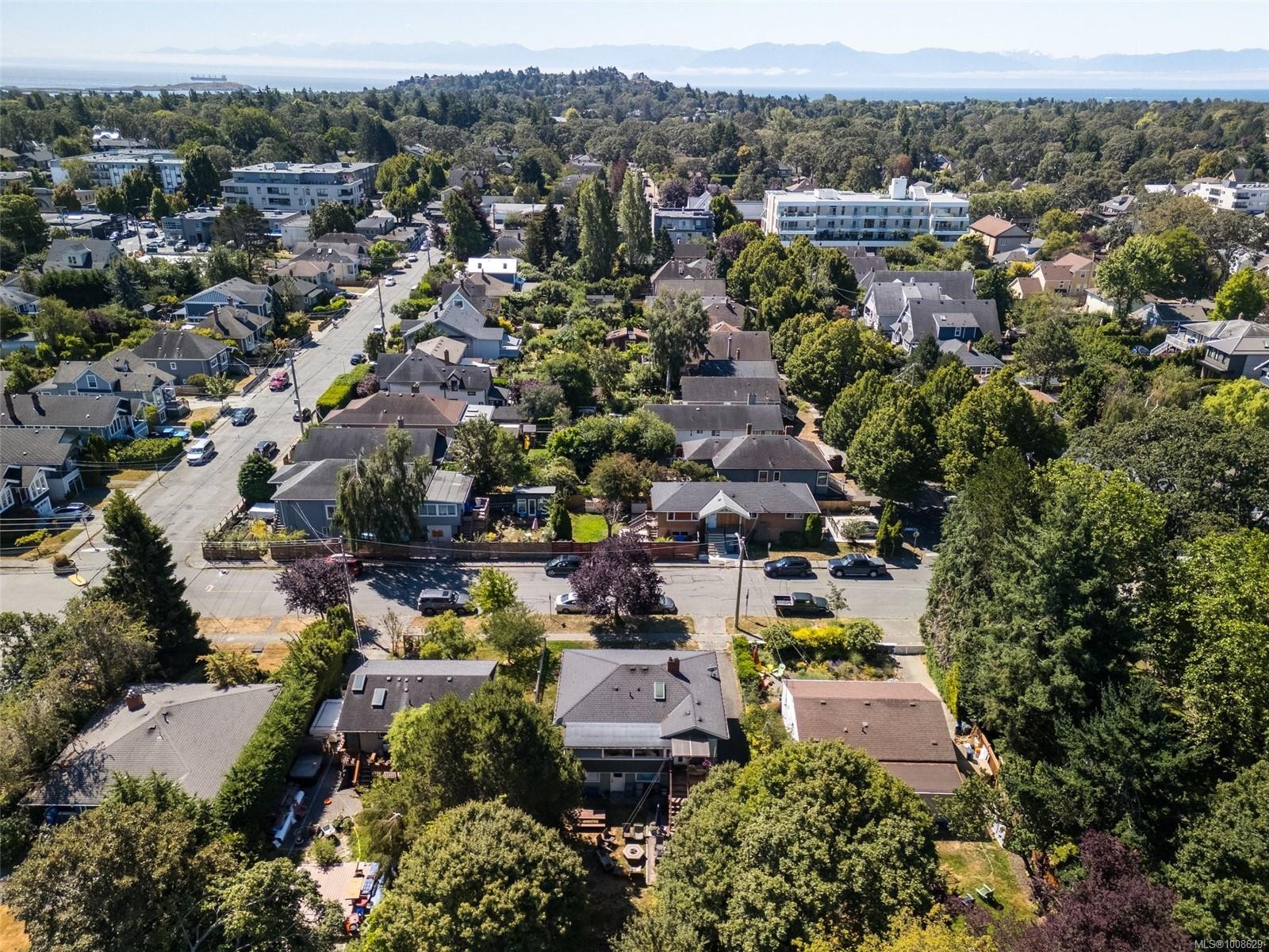 









1914


Leighton

Rd,
Victoria,




BC
V8R 1N4

