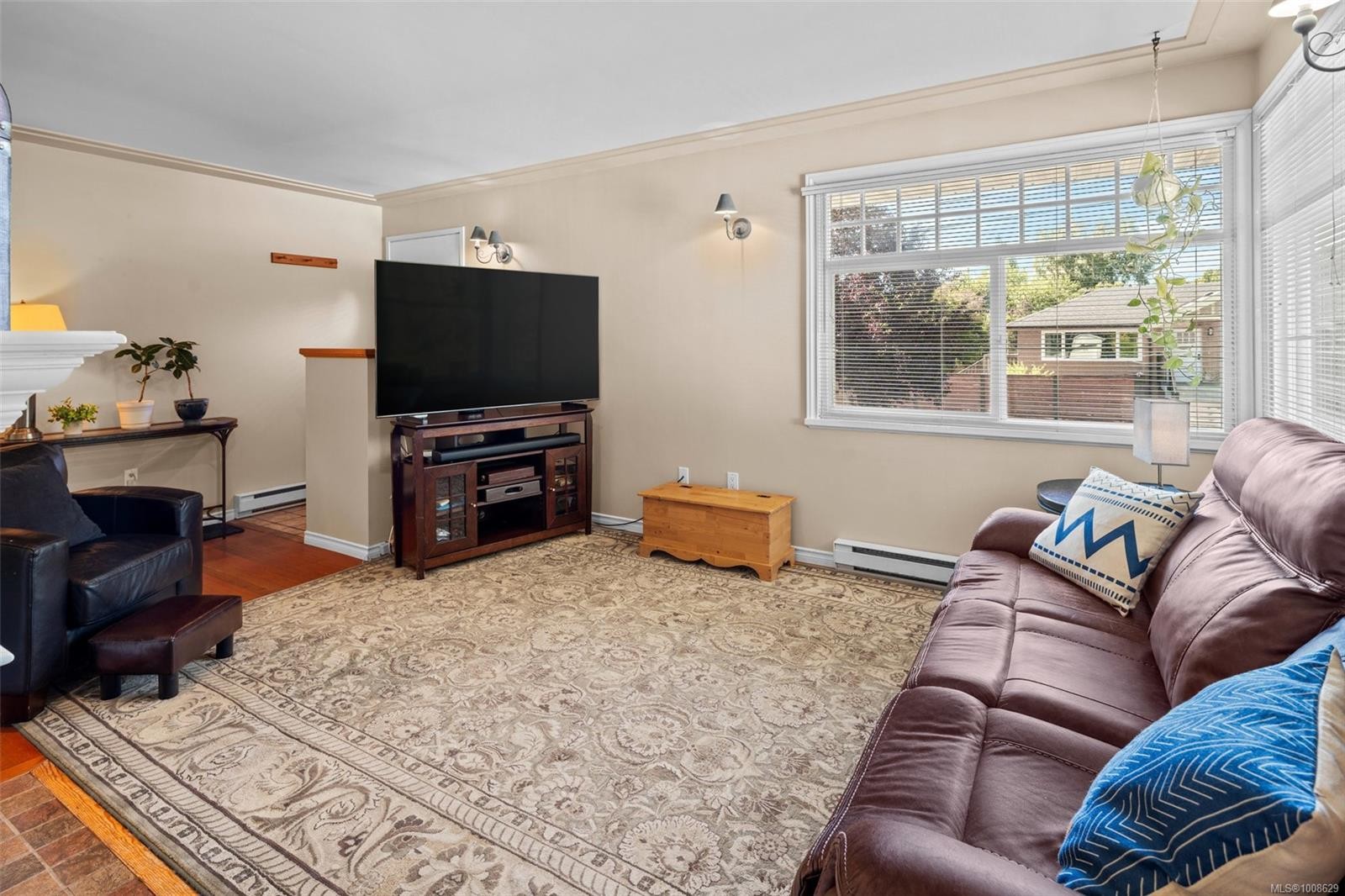 









1914


Leighton

Rd,
Victoria,




BC
V8R 1N4

