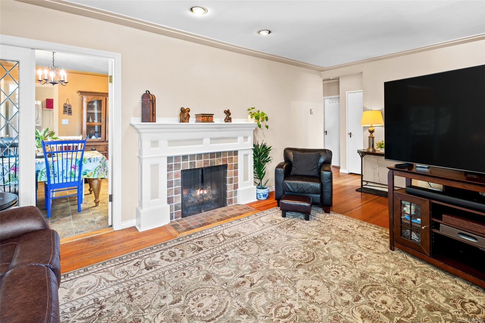 









1914


Leighton

Rd,
Victoria,




BC
V8R 1N4

