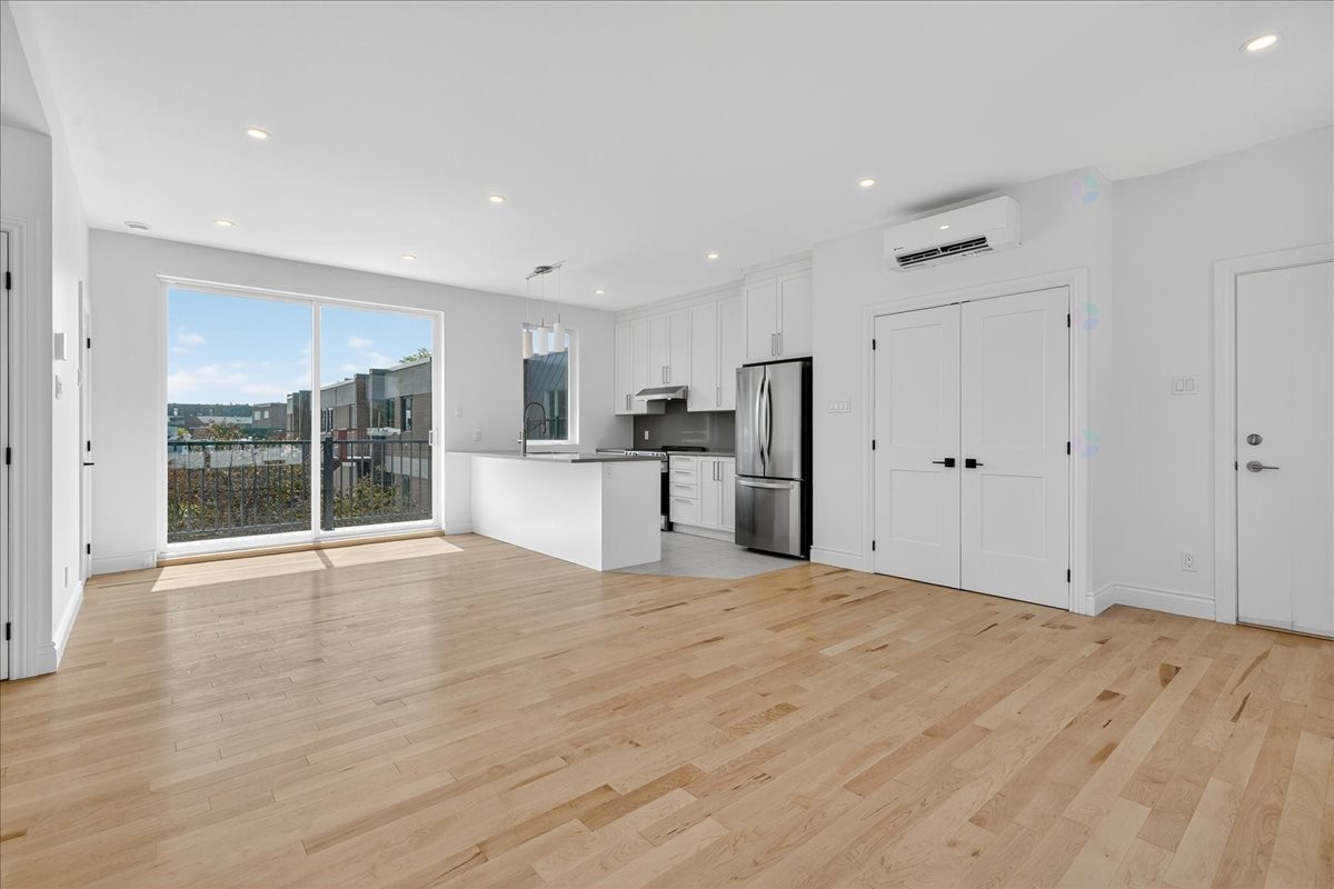 









1910


Rue Sullivan

, 302,
Montréal (Le Sud-Ouest),




QC
H3K2L5

