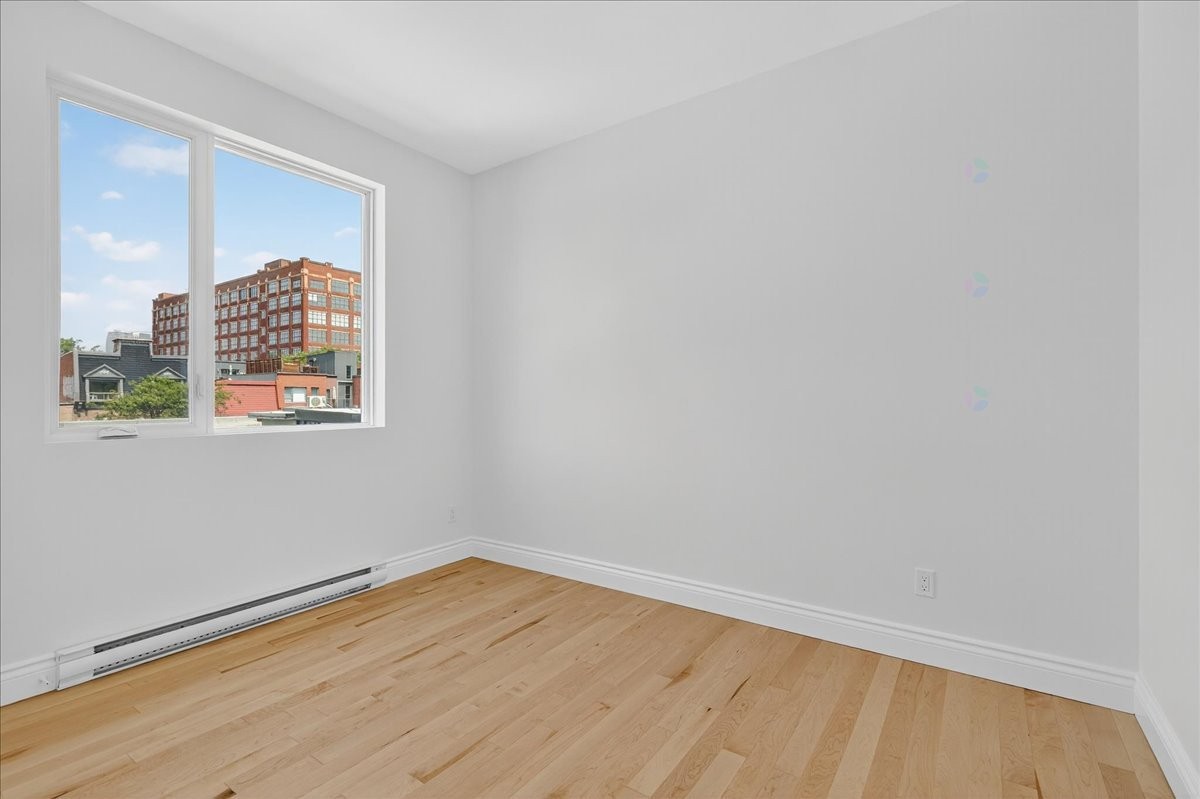 









1910


Rue Sullivan

, 302,
Montréal (Le Sud-Ouest),




QC
H3K2L5

