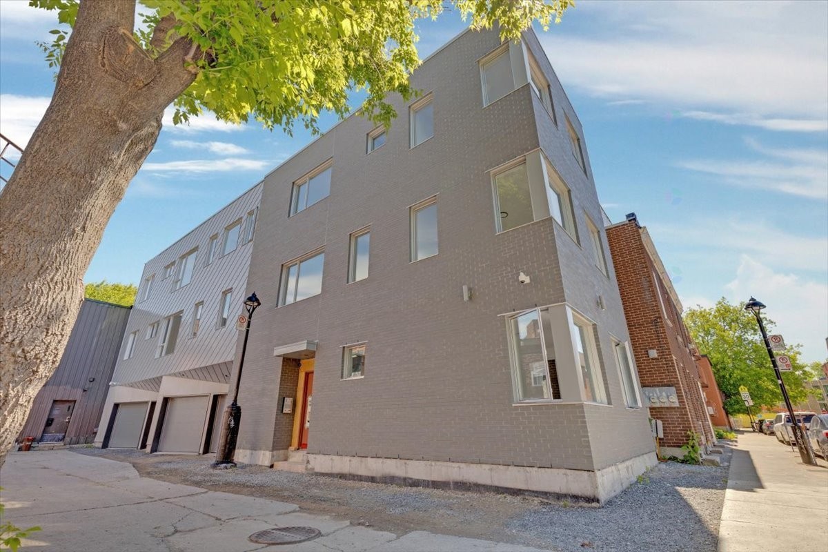 









1910


Rue Sullivan

, 302,
Montréal (Le Sud-Ouest),




QC
H3K2L5

