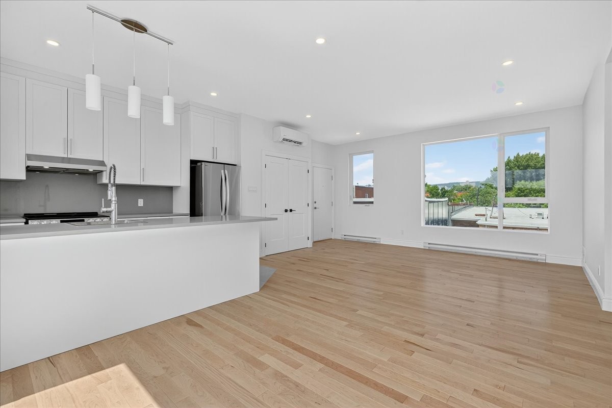 









1910


Rue Sullivan

, 302,
Montréal (Le Sud-Ouest),




QC
H3K2L5

