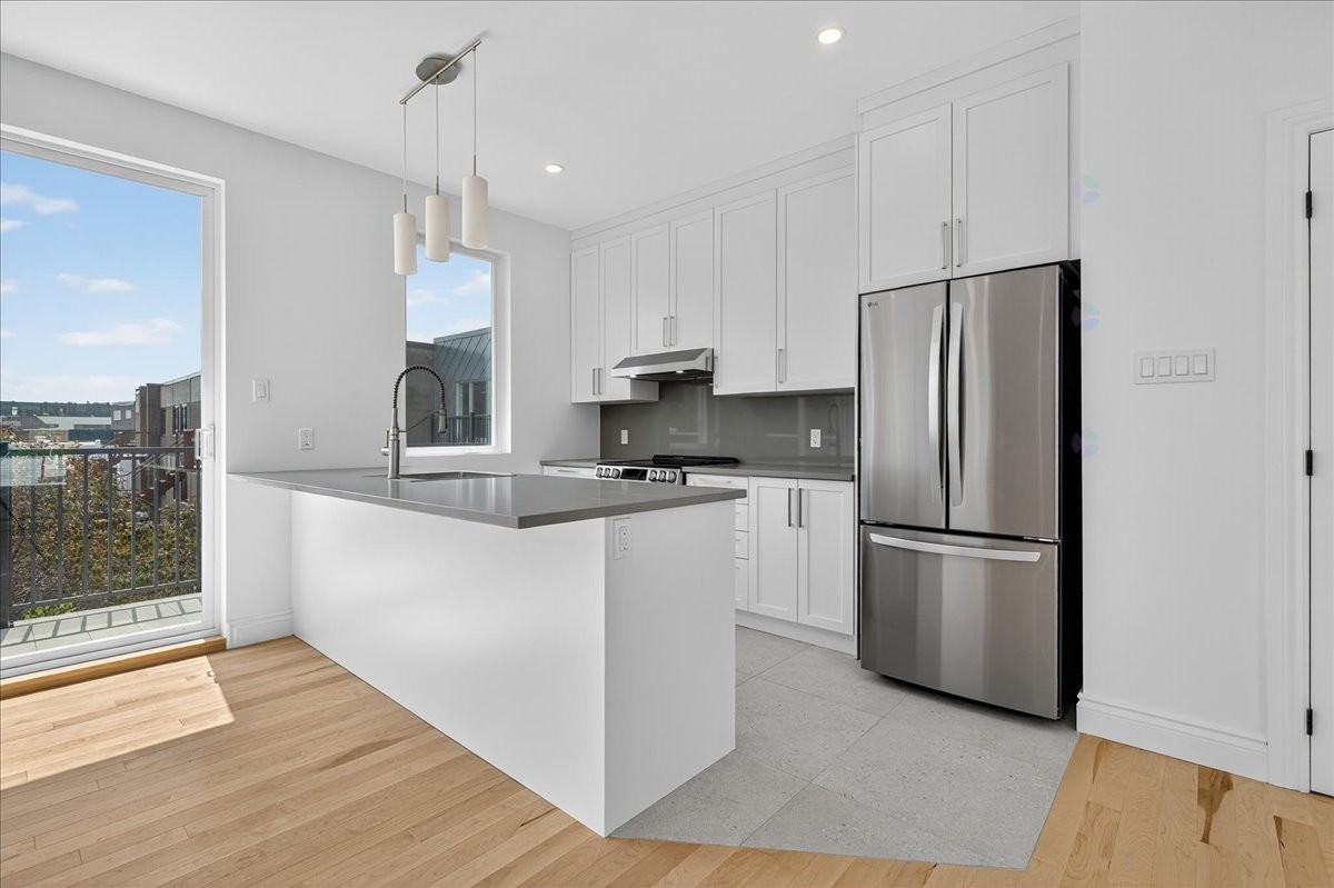 









1910


Rue Sullivan

, 302,
Montréal (Le Sud-Ouest),




QC
H3K2L5

