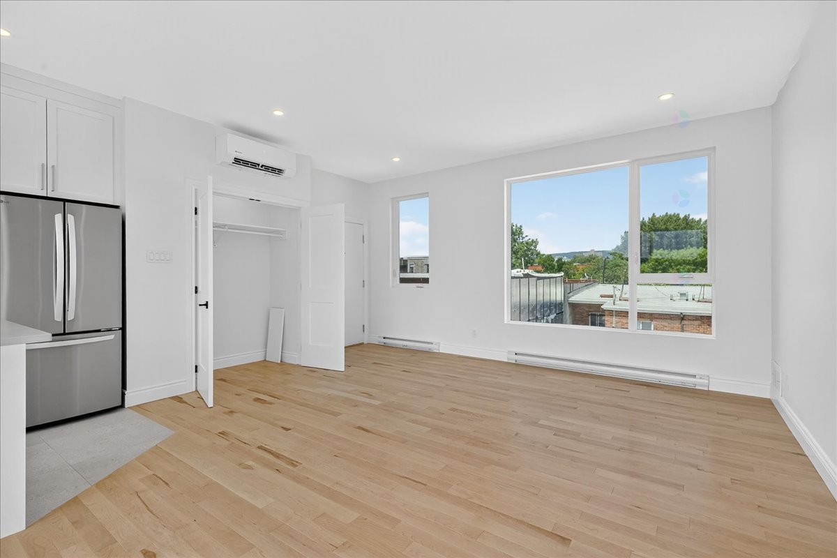 









1910


Rue Sullivan

, 302,
Montréal (Le Sud-Ouest),




QC
H3K2L5

