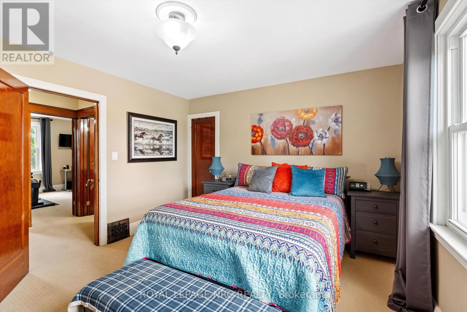












107 WEXFORD AVENUE S

,
Hamilton (Delta),




Ontario
L8K2N7

