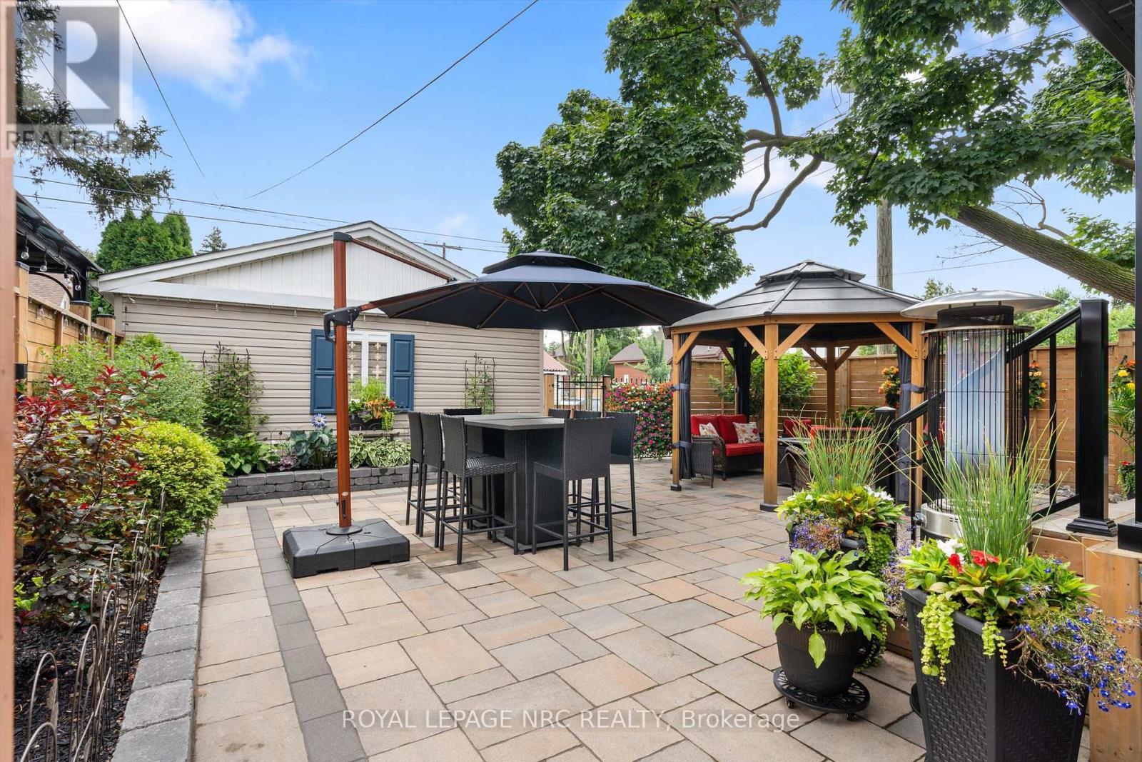 












107 WEXFORD AVENUE S

,
Hamilton (Delta),




Ontario
L8K2N7

