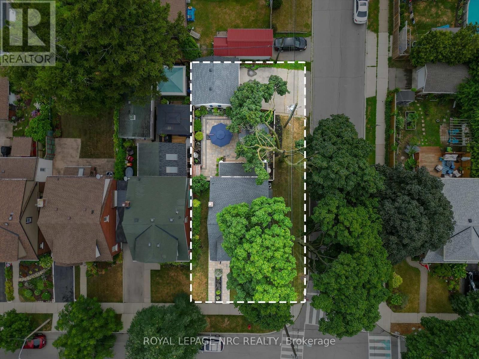 












107 WEXFORD AVENUE S

,
Hamilton (Delta),




Ontario
L8K2N7

