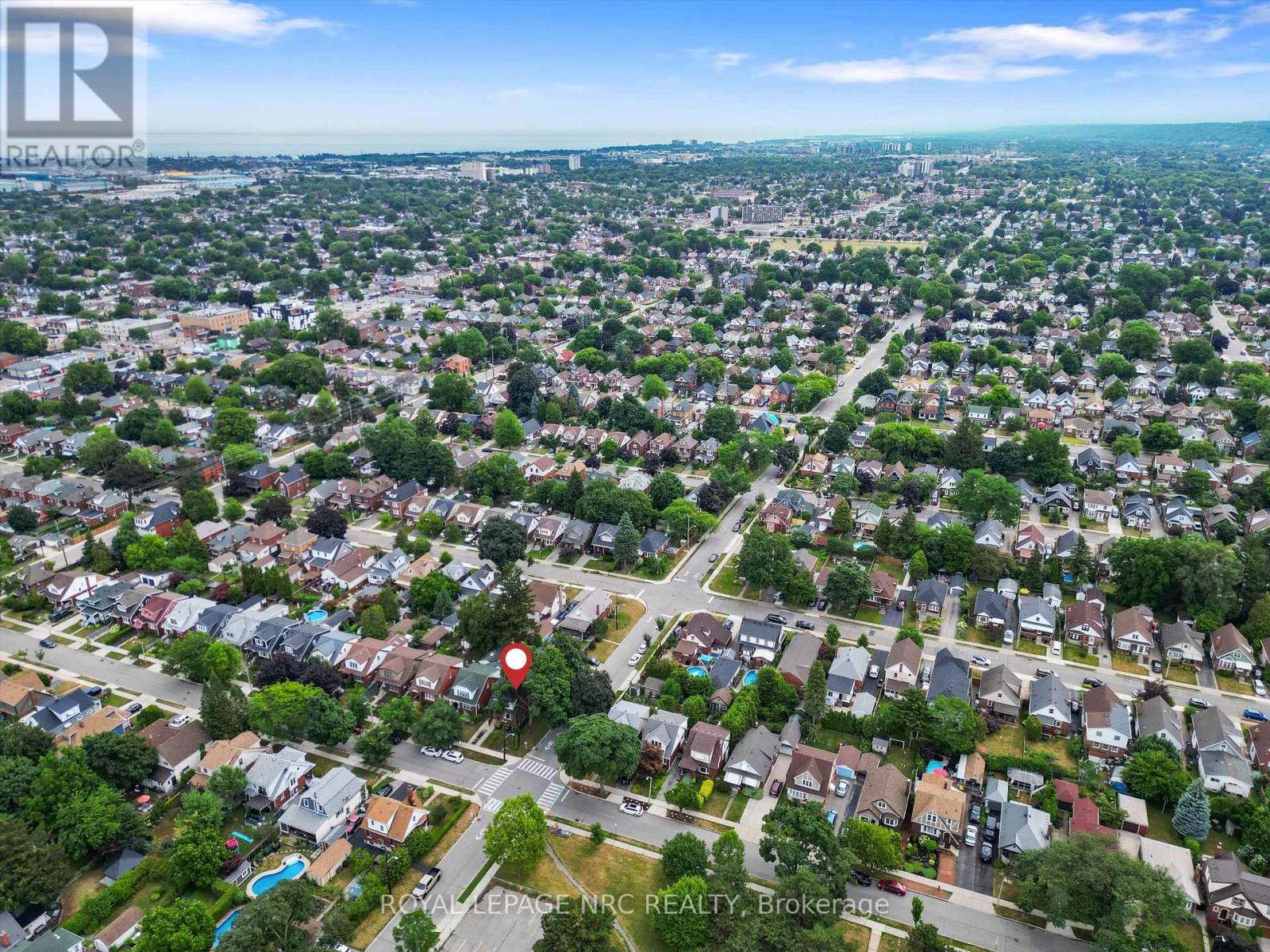 












107 WEXFORD AVENUE S

,
Hamilton (Delta),




Ontario
L8K2N7

