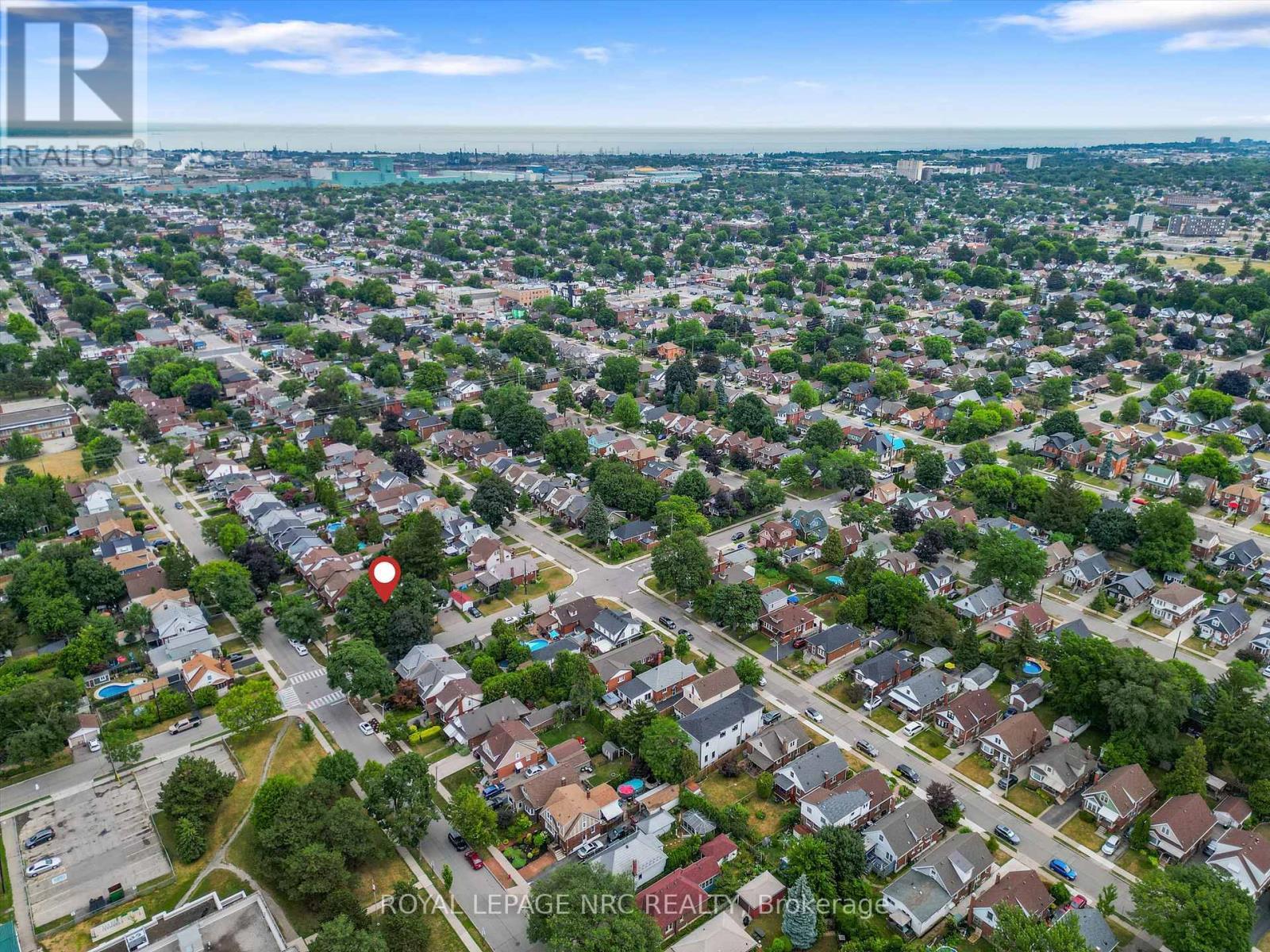 












107 WEXFORD AVENUE S

,
Hamilton (Delta),




Ontario
L8K2N7

