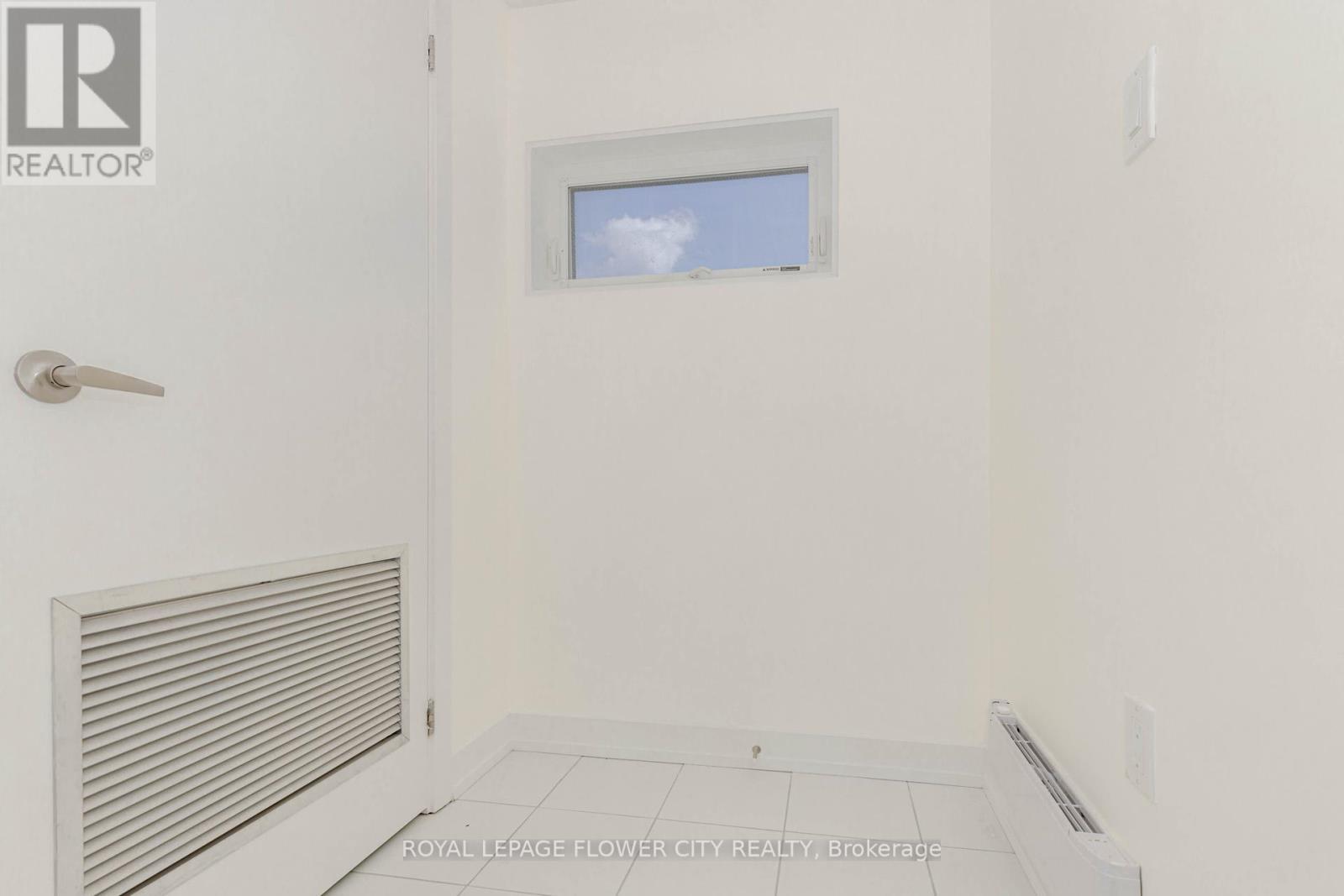 












C13 - 10 PALACE STREET

,
Kitchener,




Ontario
N2E0J3

