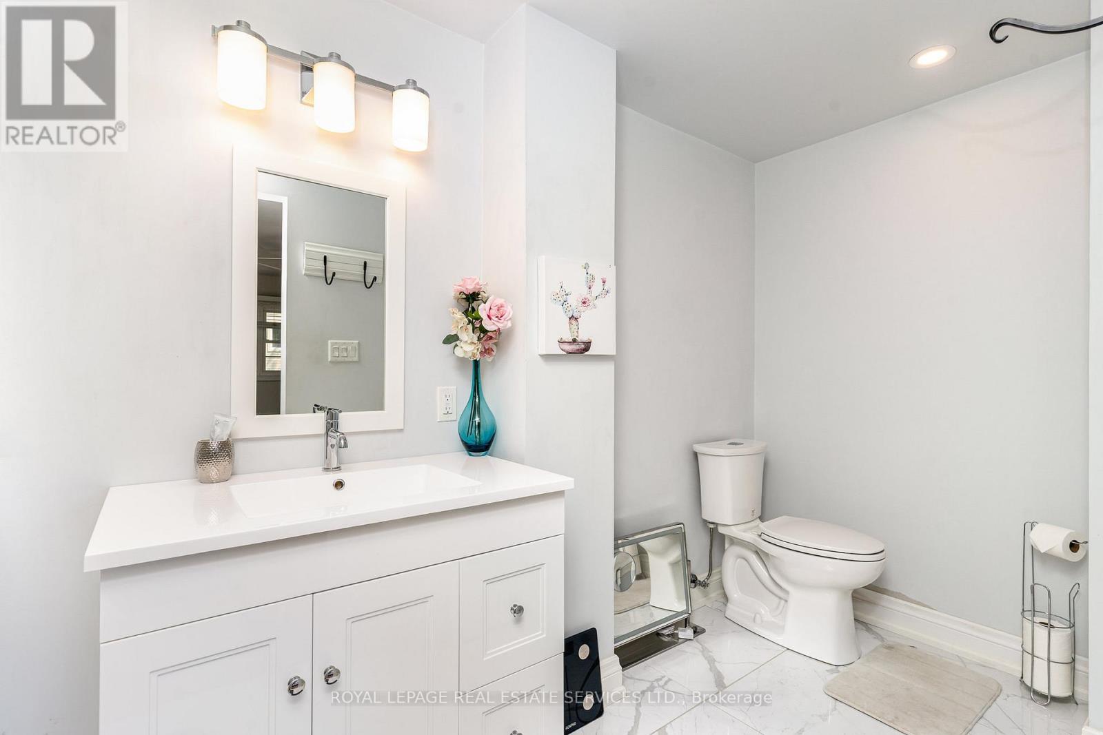 












47 LAFFERTY STREET

,
Toronto,




Ontario
M9C5B5


