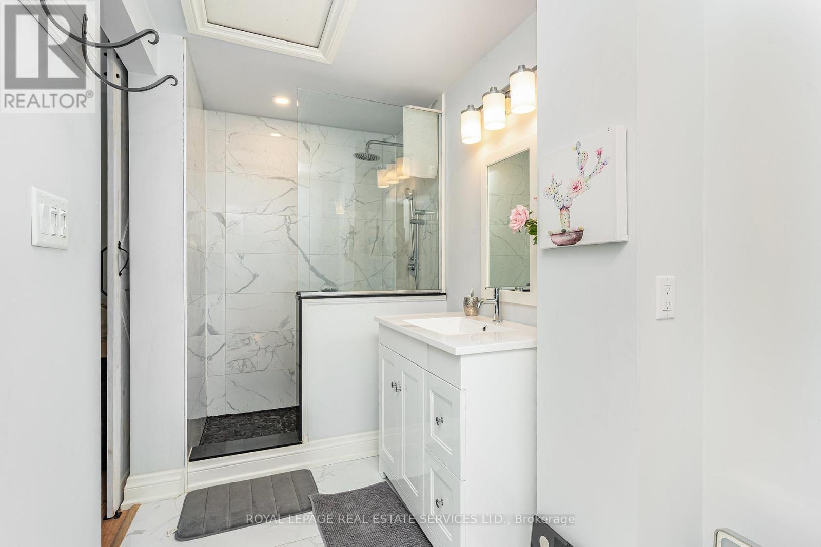 












47 LAFFERTY STREET

,
Toronto,




Ontario
M9C5B5


