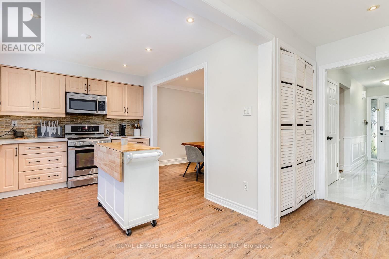 












47 LAFFERTY STREET

,
Toronto,




Ontario
M9C5B5

