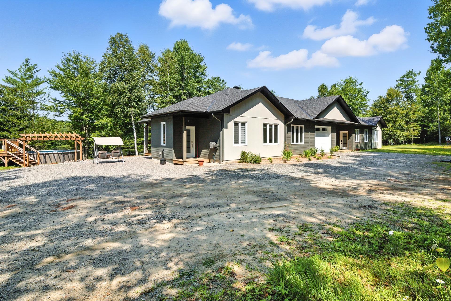 









90


Ch. du Huard

,
Val-des-Bois,




QC
J0X3C0

