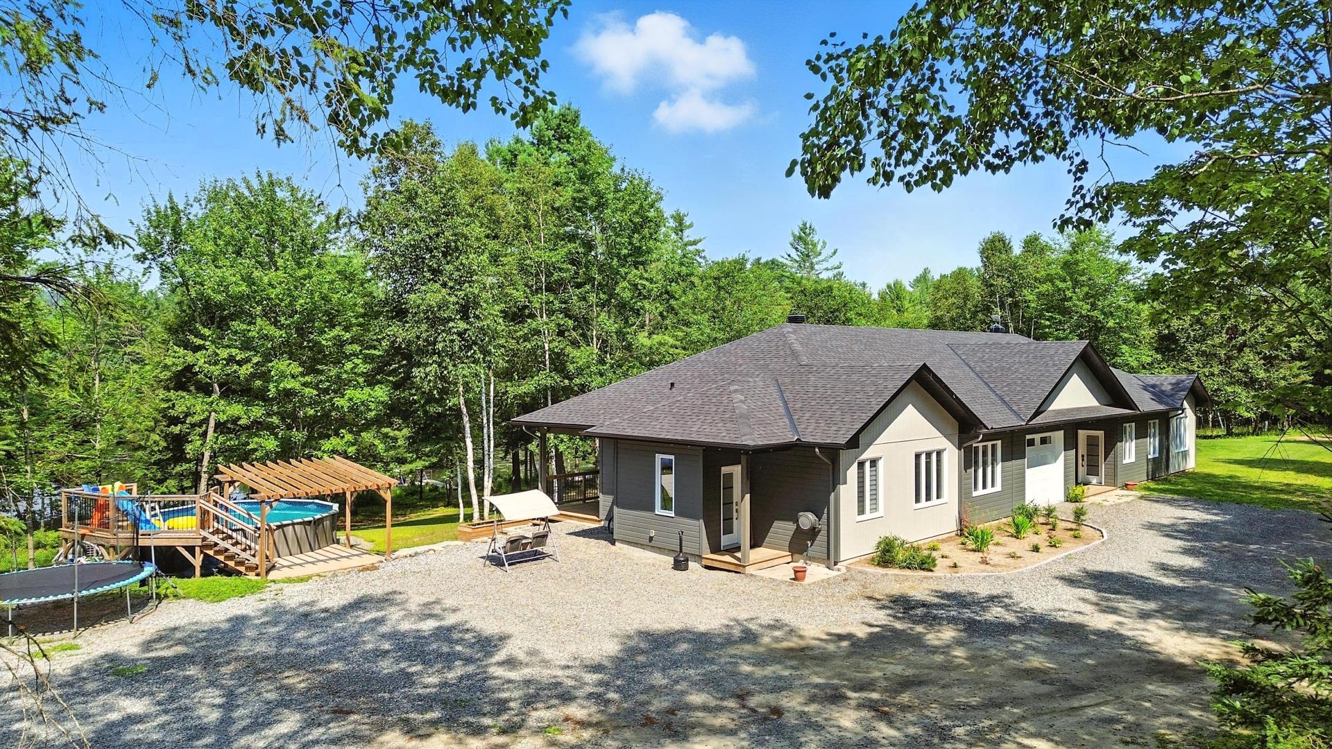 









90


Ch. du Huard

,
Val-des-Bois,




QC
J0X3C0

