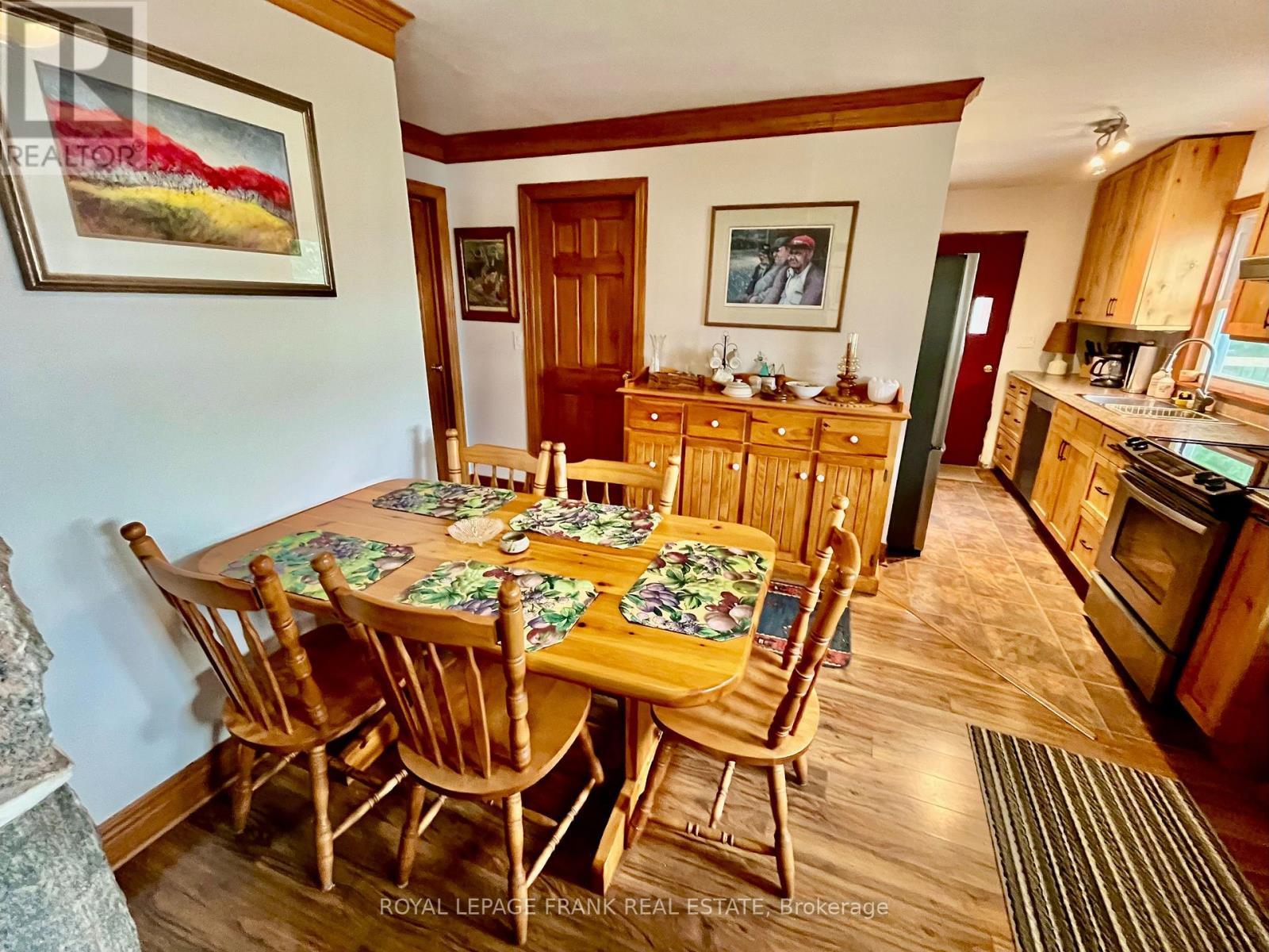 












1700 PAPINEAU LAKE ROAD

,
Hastings Highlands (Wicklow Ward),




Ontario
K0L2R0


