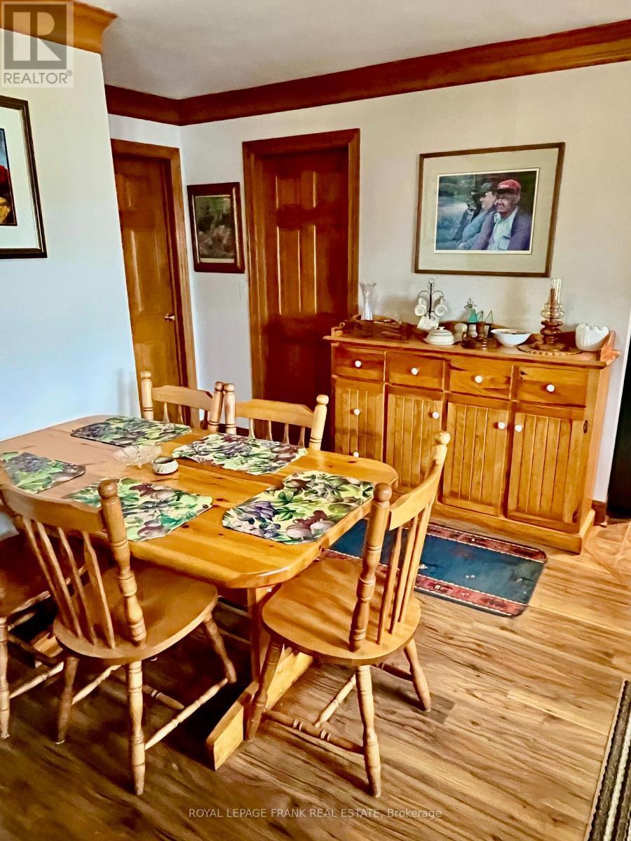 












1700 PAPINEAU LAKE ROAD

,
Hastings Highlands (Wicklow Ward),




Ontario
K0L2R0

