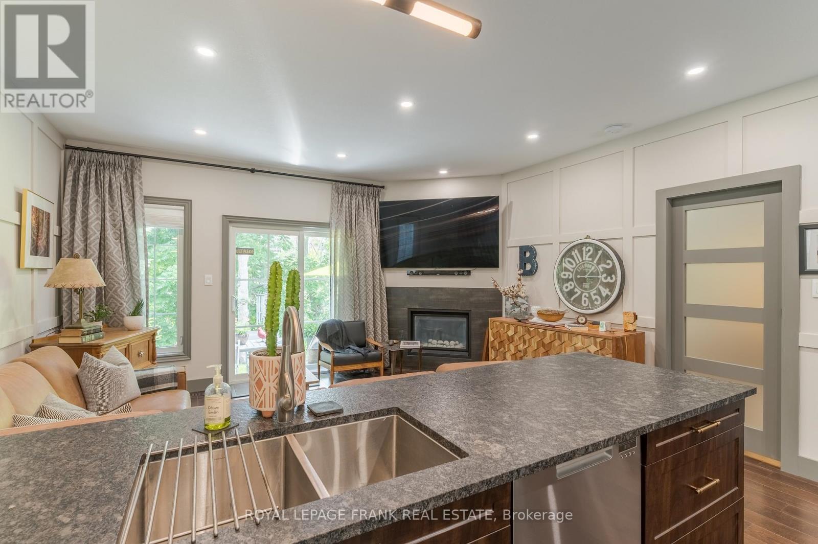 












17 WINGETT WAY

,
Selwyn,




Ontario
K0L2H0

