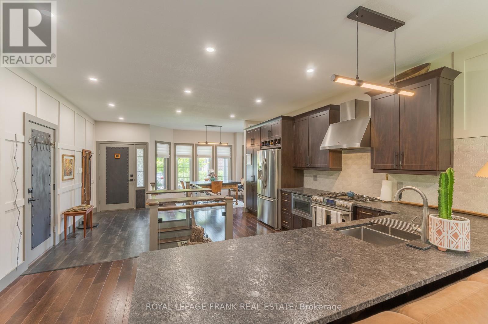 












17 WINGETT WAY

,
Selwyn,




Ontario
K0L2H0

